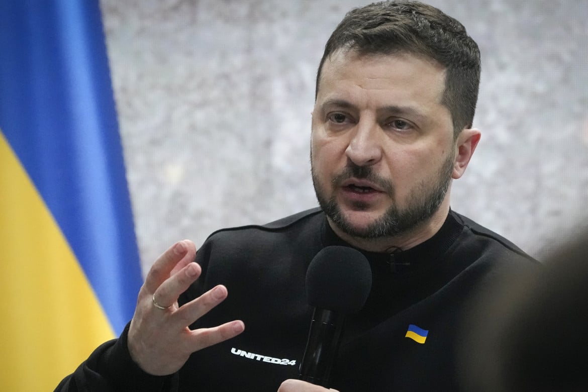 «Volevano rapire e uccidere Zelensky»: arrestati due colonnelli ucraini