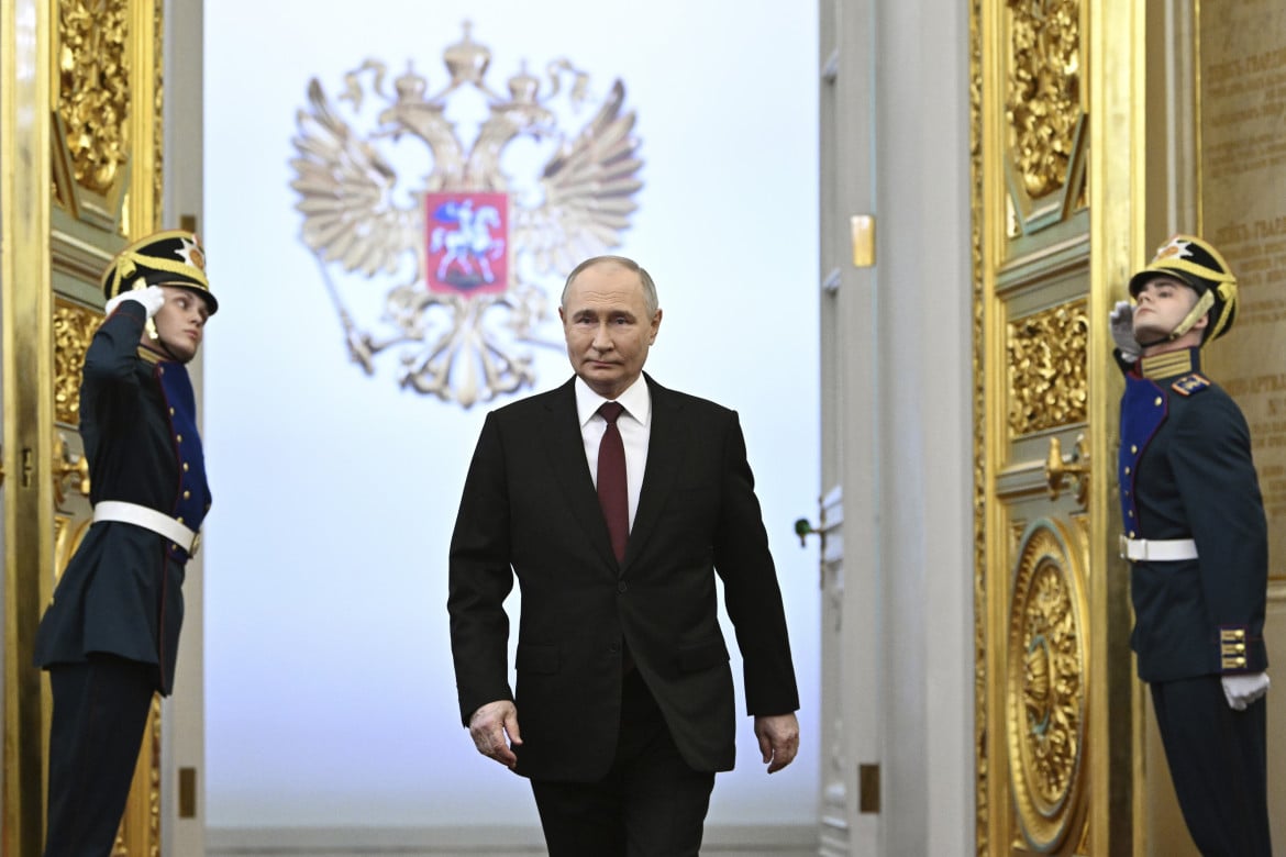 Venticinque anni  di Sua altezza Putin, tra pope e rapper