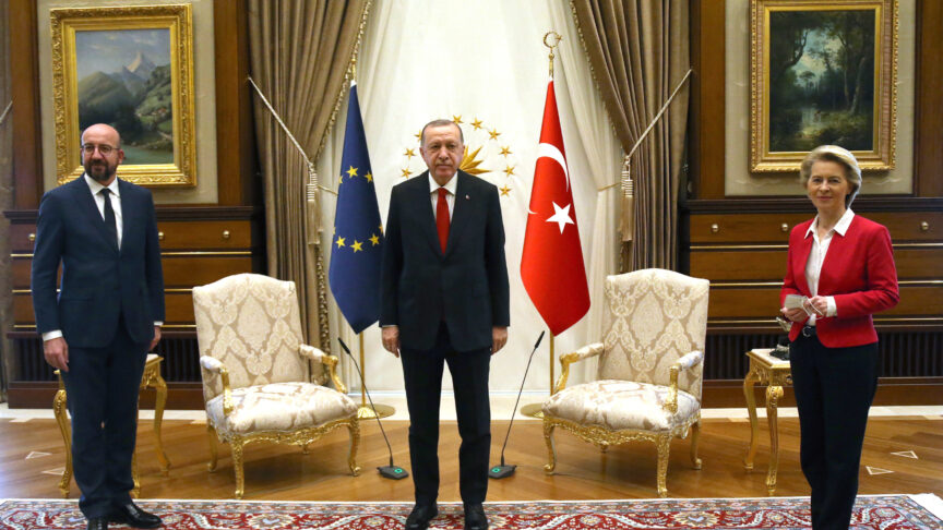 (210406) — ANKARA, April 6, 2021 (Xinhua) — Turkish President Recep Tayyip Erdogan (C) meets with European Council President Charles Michel (L) and European Commission President Ursula von der Leyen in Ankara, Turkey, on April 6, 2021. Top officials of the European Union on Tuesday expressed readiness to work on concrete agenda with Turkey to push forward economy and migration cooperation between the two sides. (Photo by Mustafa Kaya/Xinhua)