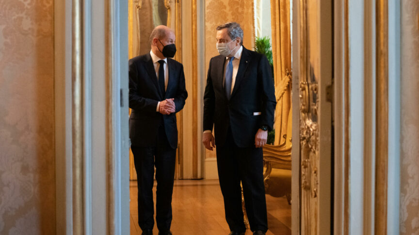 December 21, 2021, Rome: This handout photo provided by the Chigi Palace Press Office shows Italian Premier Mario Draghi receiving German Chancellor Olaf Scholz at Chigi Palace, in Rome, Italy, 20 December 2021..ANSA/ CHIGI PALACE PRESS OFFICE/ FILIPPO ATTILI.+++ ANSA PROVIDES ACCESS TO THIS HANDOUT PHOTO TO BE USED SOLELY TO ILLUSTRATE NEWS REPORTING OR COMMENTARY ON THE FACTS OR EVENTS DEPICTED IN THIS IMAGE; NO ARCHIVING; NO LICENSING (Credit Image: © ANSA via ZUMA Press
