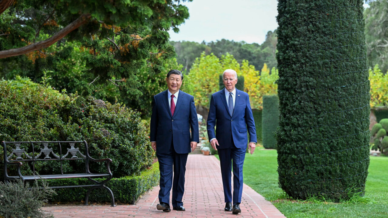 (231115) — SAN FRANCISCO, Nov. 15, 2023 (Xinhua) — Chinese President Xi Jinping and U.S. President Joe Biden take a walk after their talks in the Filoli Estate in the U.S. state of California, Nov. 15, 2023. Chinese President Xi Jinping and U.S. President Joe Biden on Wednesday had a candid and in-depth exchange of views on strategic and overarching issues critical to the direction of China-U.S. relations and on major issues affecting world peace and development. The meeting was held at Filoli Estate, a country house approximately 40 km south of San Francisco, California. (Xinhua/Li Xueren)
