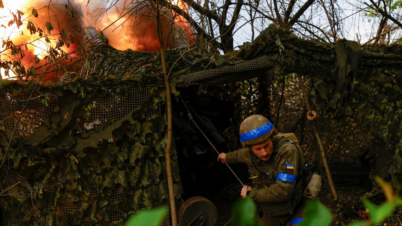 Ivan Liashko, service member of the 13th Operative Purpose Brigade ‘Khartiia’ of the National Guard of Ukraine and a D-20 howitzer crew commander, fires towards Russian troops, amid Russia’s attack on Ukriane, in a front line in Kharkiv Region, Ukraine May 21, 2024. REUTERS/Valentyn Ogirenko