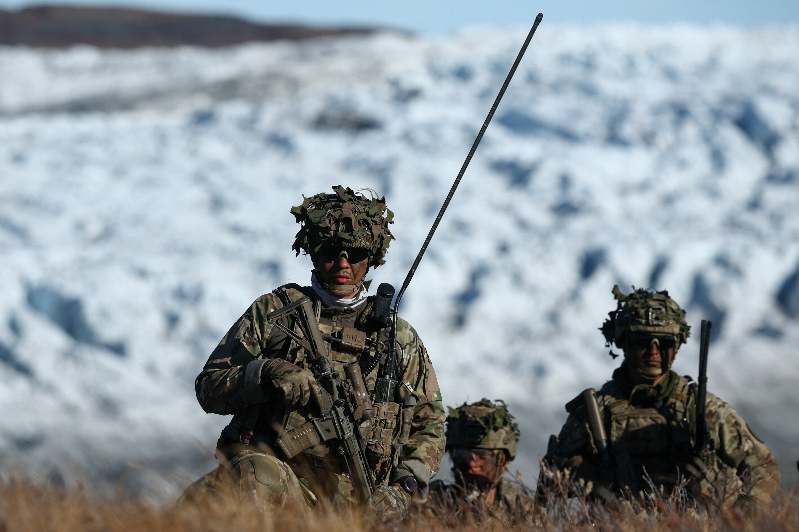 Arctic hold‘em: Ten European cards in Greenland