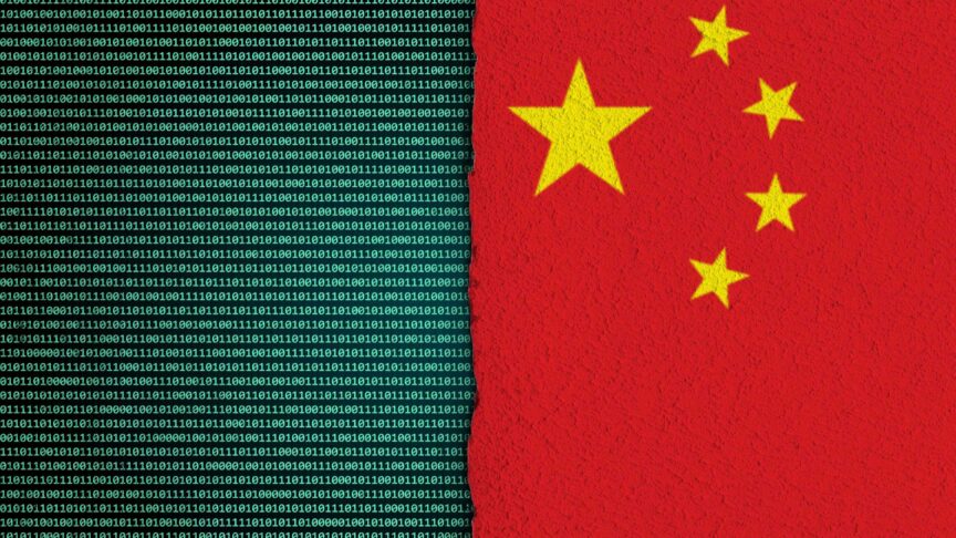 Binaercode und China Flagge auf Putzwand