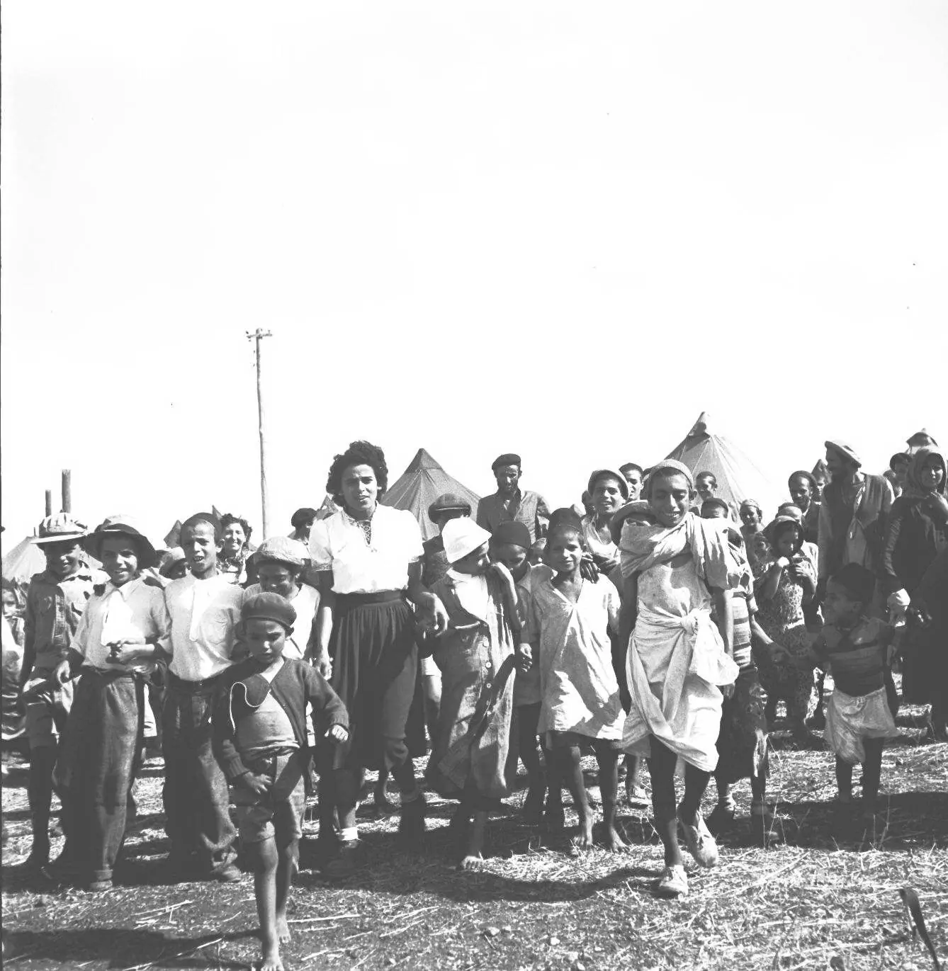 Immigrants from Yemen at the Rosh HaAyin transit camp, 1949