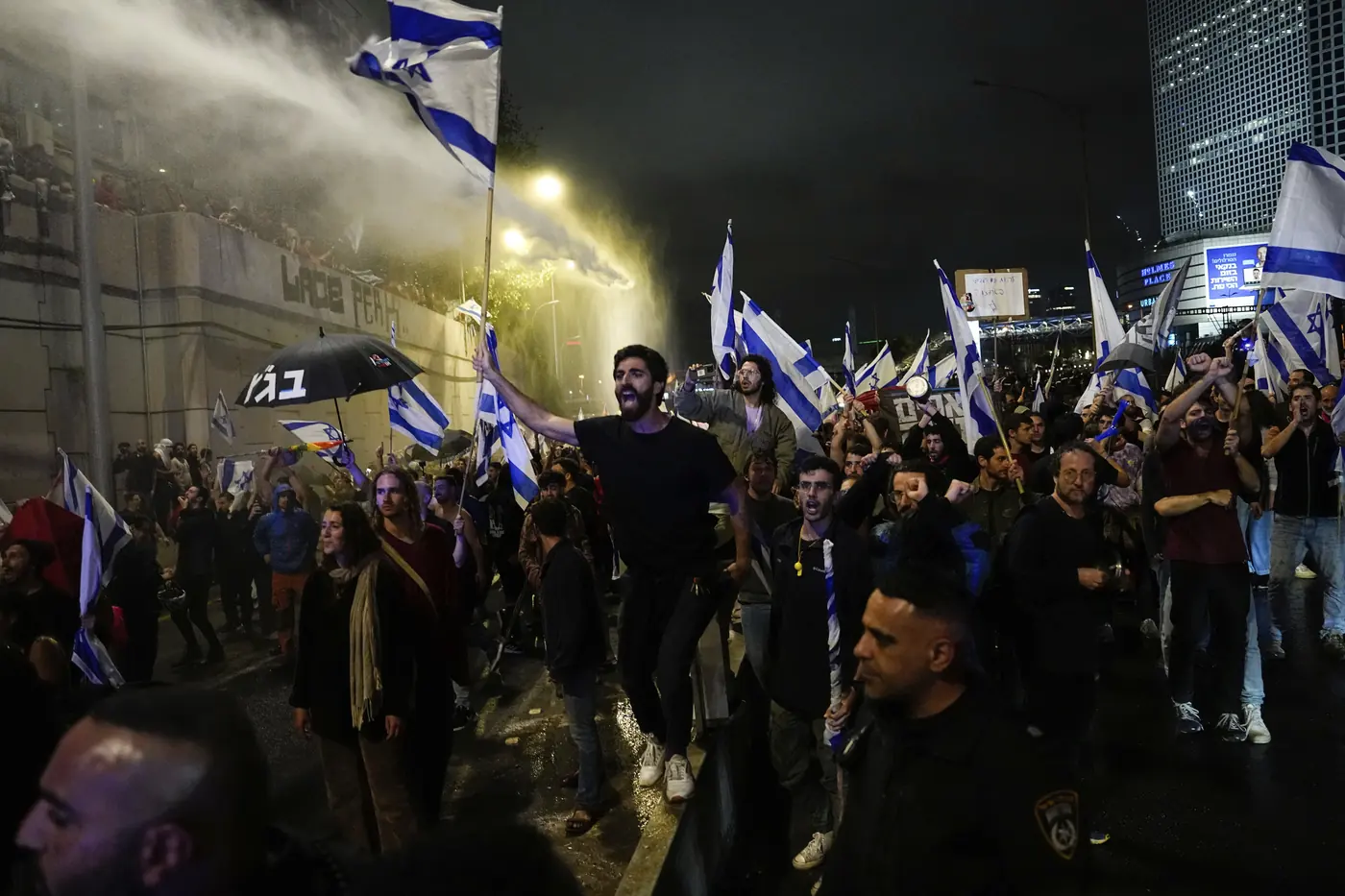 Israeli police use a water cannon on demonstrators against Netanyahu’s judicial overhaul plans. March 25th 2023